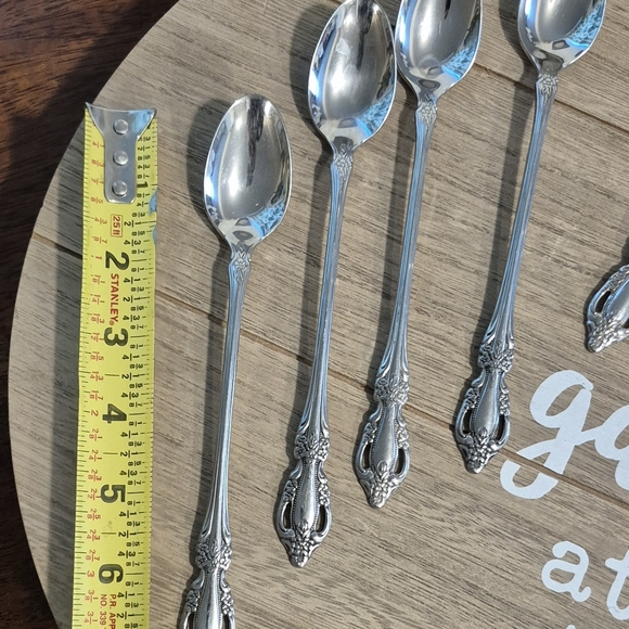 Oneida Raphael Distinction Deluxe Silverware - Picture 5 of 9